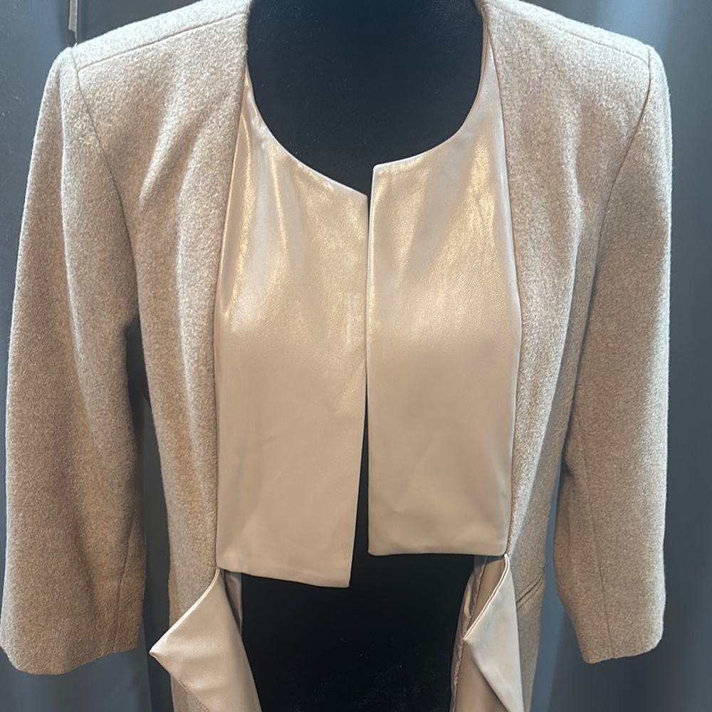 Women's Blazer/Jacket - Picture 2 of 5